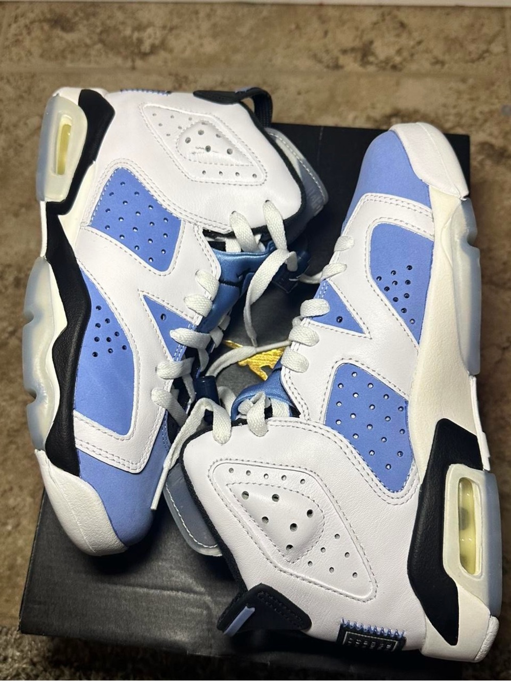 Jordan 6 UNC home